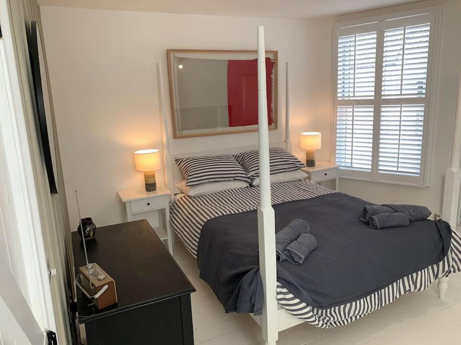 Luxurious Cottage In The Heart Of Falmouth Exteriör bild